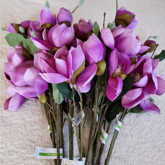 New large Artificial Silk Flowers Purple Magnolia bundle of 9 steams - Picture 7 of 8